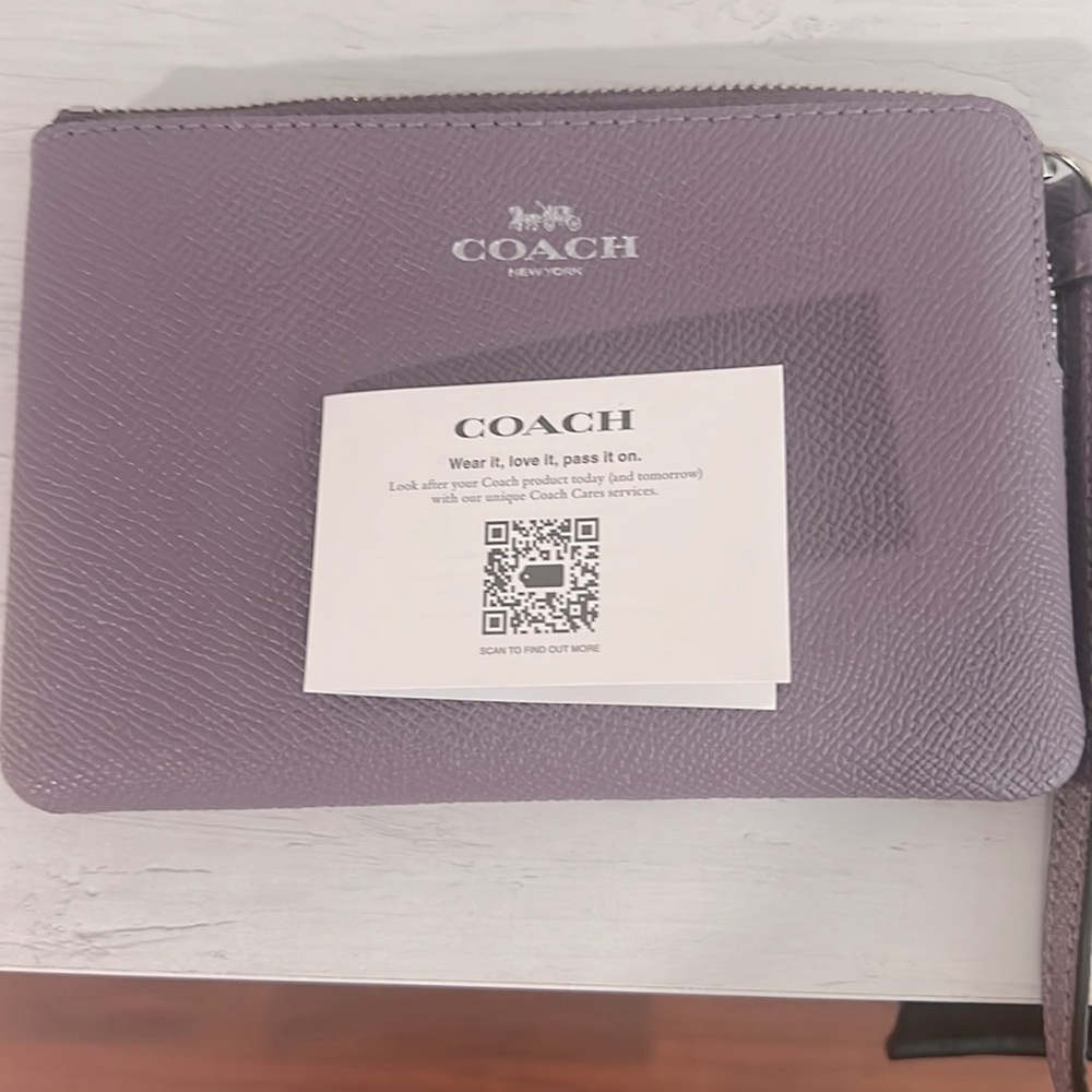 Coach Wristlet NWT - Picture 5 of 5